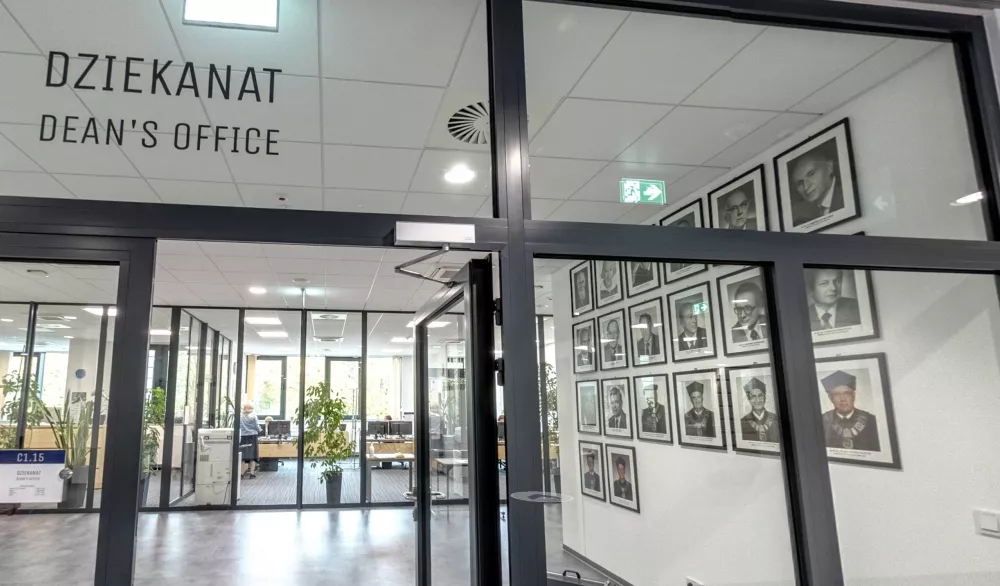 Dziekanat Wydziału Chemicznego.